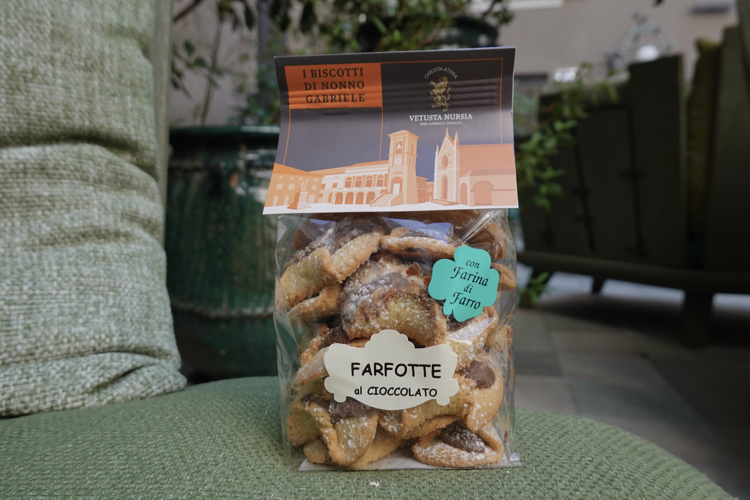 Farfotte with gianduja or dark chocolate creams