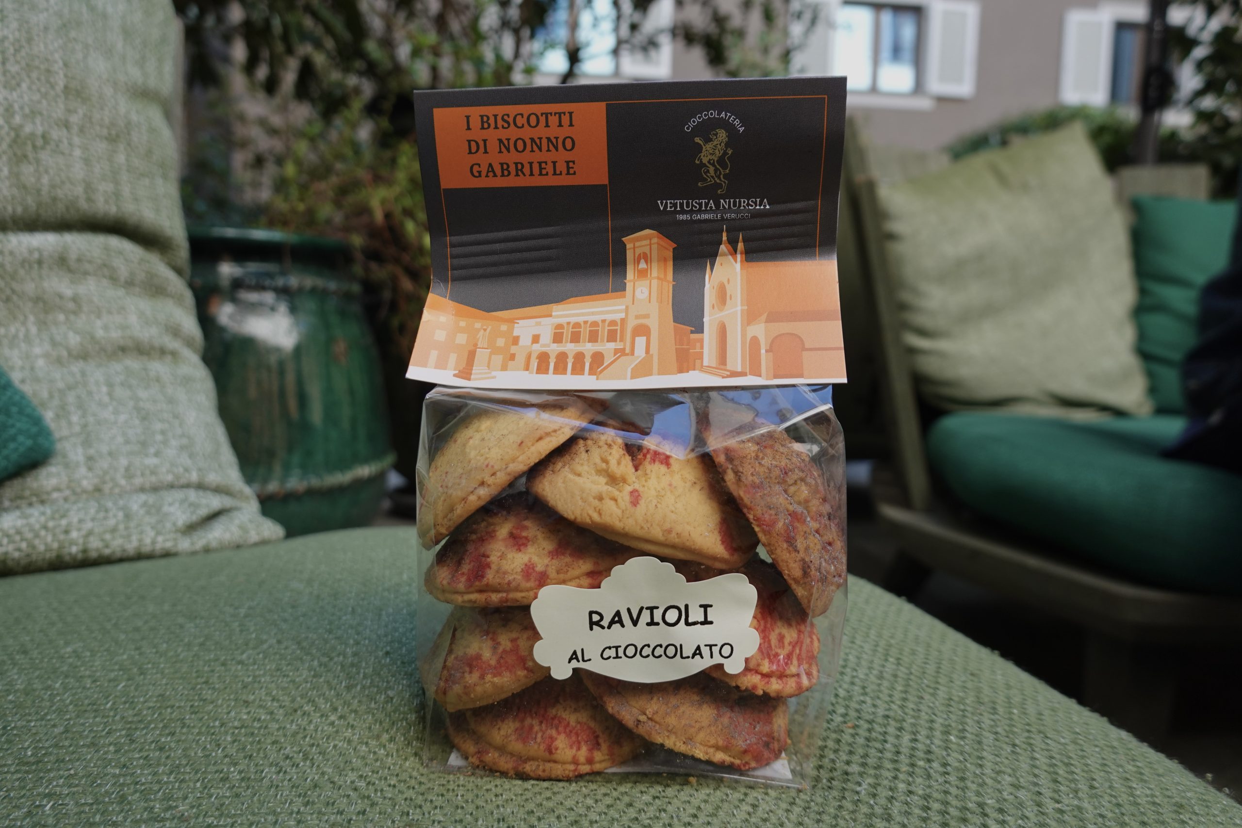 Ravioli filled with gianduja or dark chocolate creams